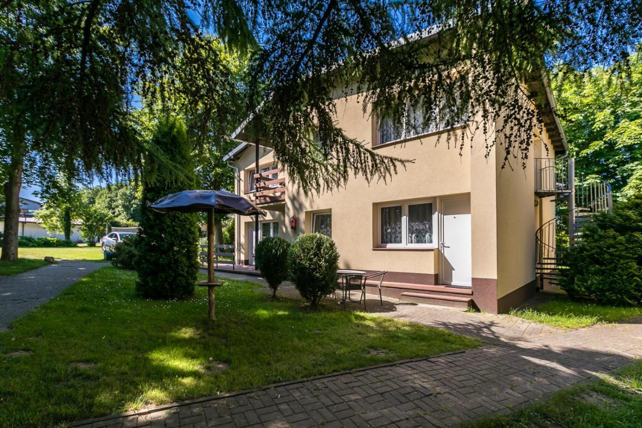 Apartamenty Pod Modrzewiem Ustronie Morskie Exterior foto