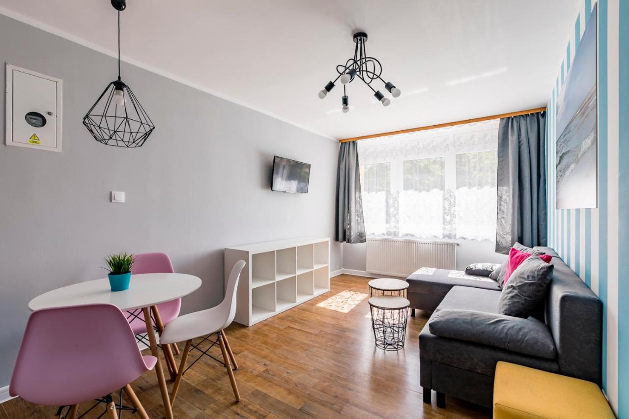 Apartamenty Pod Modrzewiem Ustronie Morskie Exterior foto