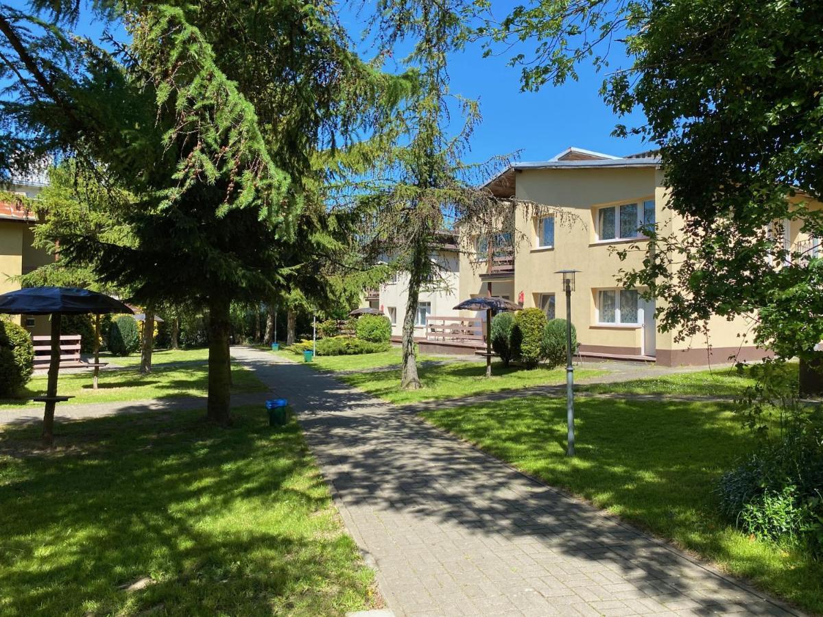 Apartamenty Pod Modrzewiem Ustronie Morskie Exterior foto